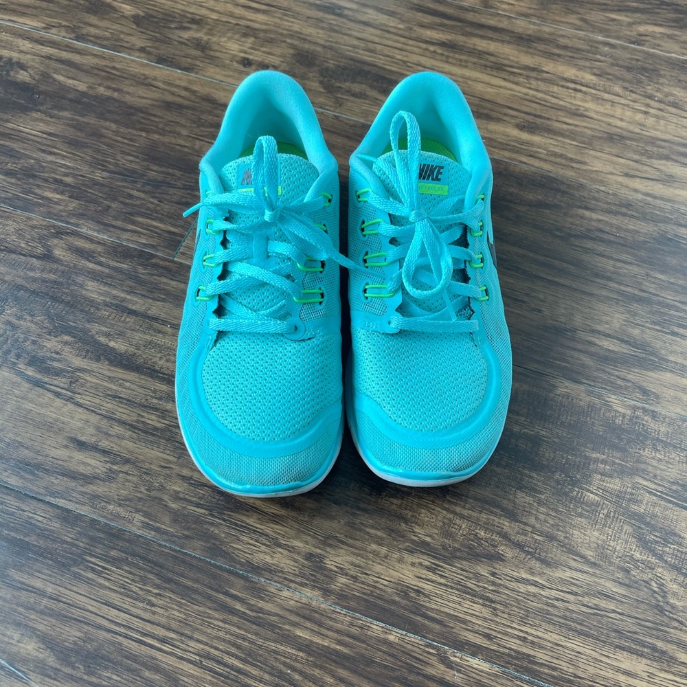 LIGHTLY WORN NIKE FREES